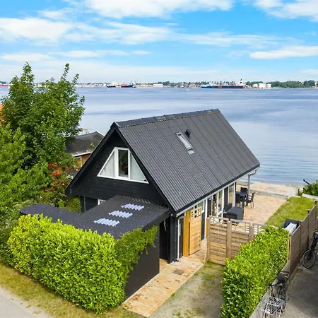 Yngvy - 10m From The Sea By Interhome Middelfart