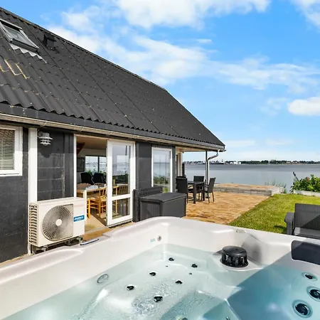 Yngvy - 10m From The Sea By Interhome Middelfart